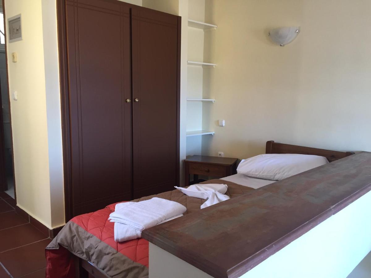 Toulipa Rooms Agia Ermioni Eksteriør billede