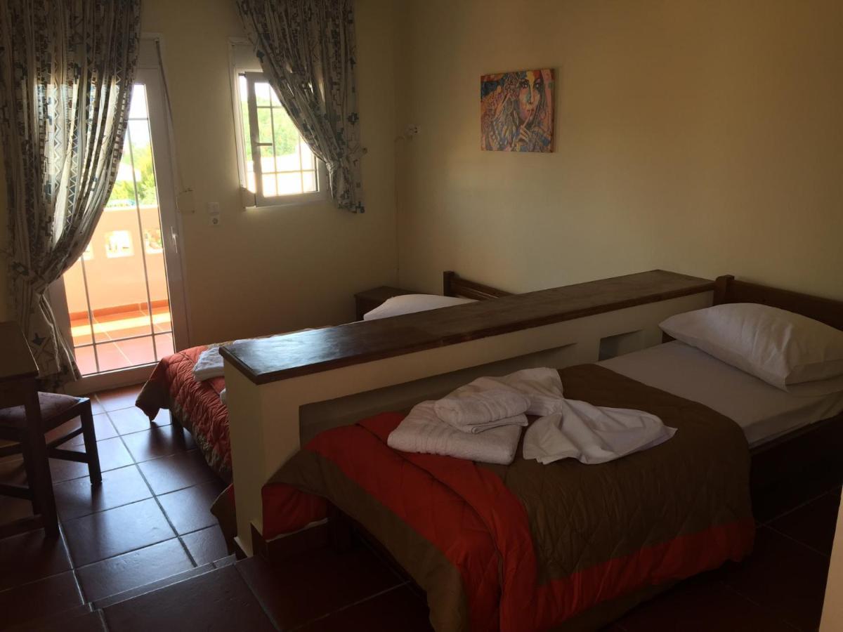Toulipa Rooms Agia Ermioni Eksteriør billede