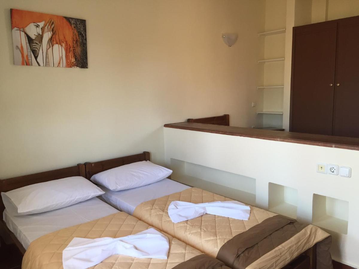 Toulipa Rooms Agia Ermioni Eksteriør billede