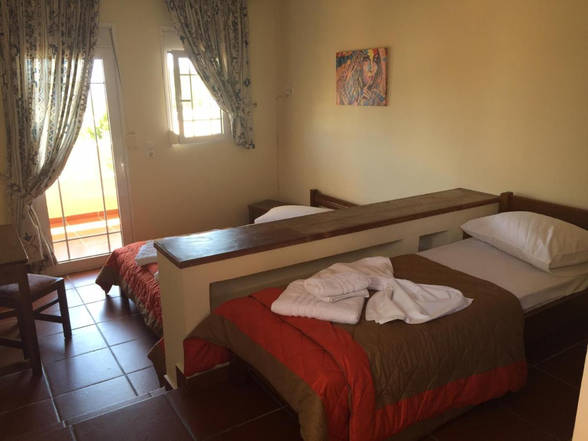 Toulipa Rooms Agia Ermioni Eksteriør billede