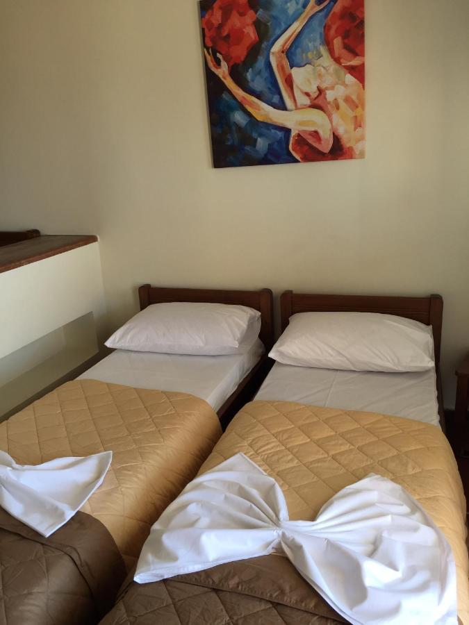 Toulipa Rooms Agia Ermioni Eksteriør billede